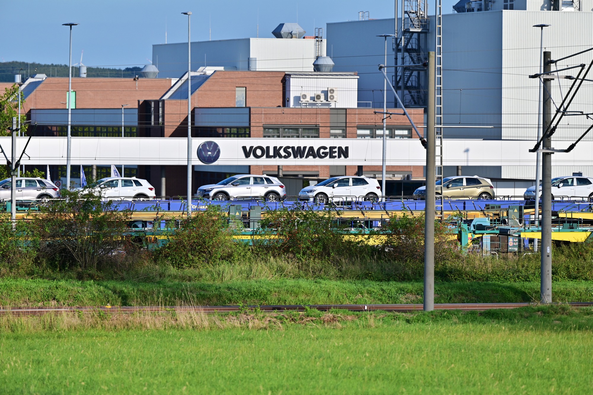 Niemieckie automotive tnie etaty. Czy praca w Niemczech nadal jest bezpieczna dla fachowców z Polski? 